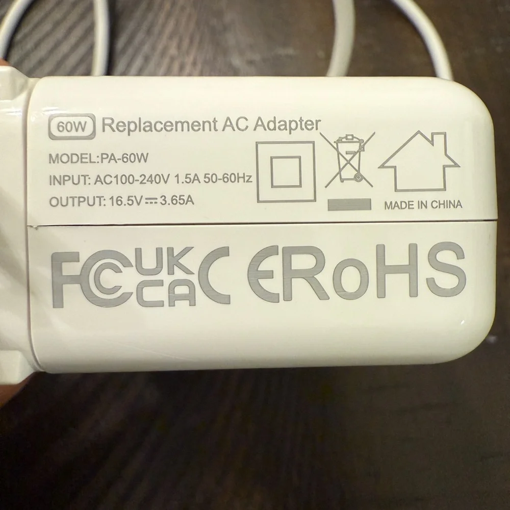MAC power adapter with cable